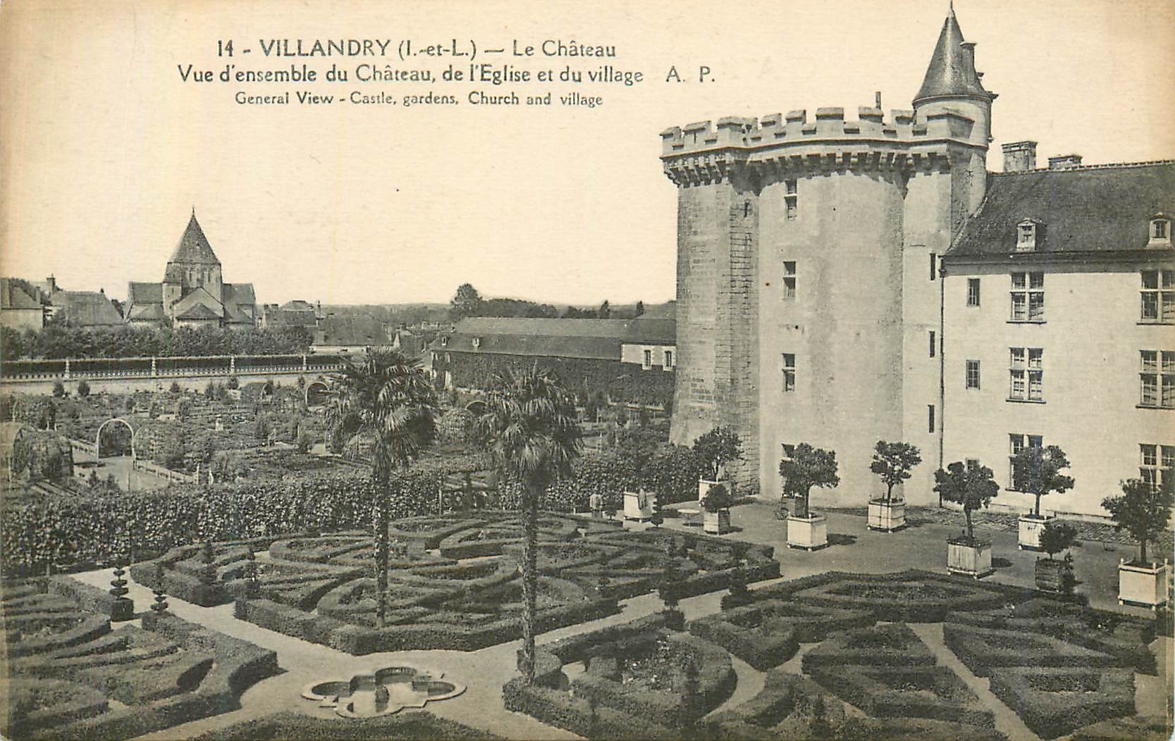 CPA 14 villandry (i et l) le chateau vue d ensemble du chateau de l eglise et du village