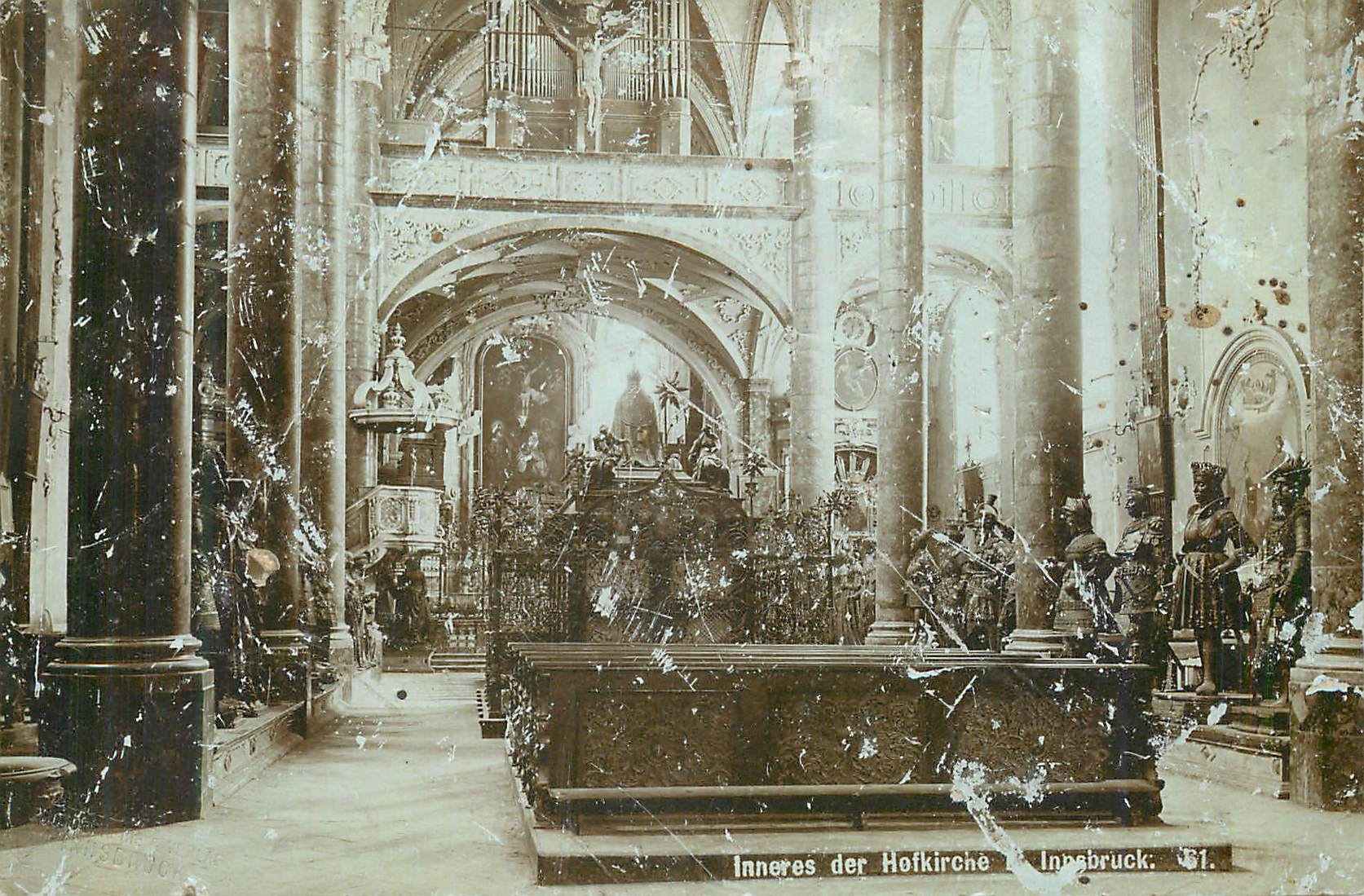 CPA Inneres der hofkirche innsbruck