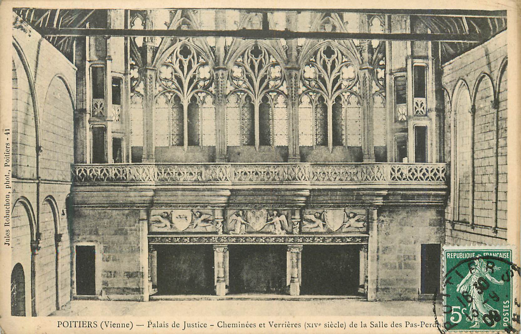 POITIERS (Vienne) — Palais de Justice — Cheminées et Verrières (xivᵉ siècle) de la Salle des Pas-Perdus — Jules Roluchon, phot. Poitiers - 41