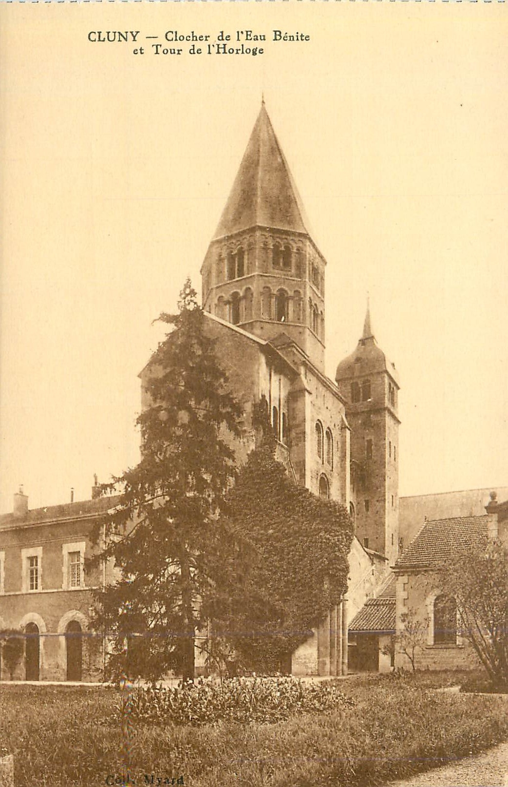 CPA Cluny clocher de l eau benite et tour de l horloge
