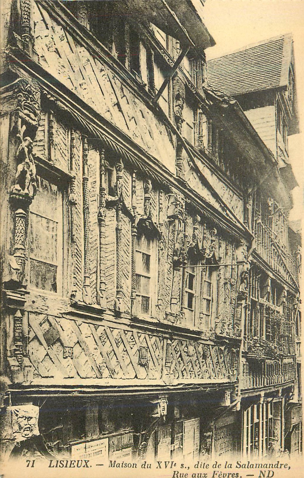 Lisieux — Maison du XVIe s., dite de la Salamandre, Rue aux Févres — ND