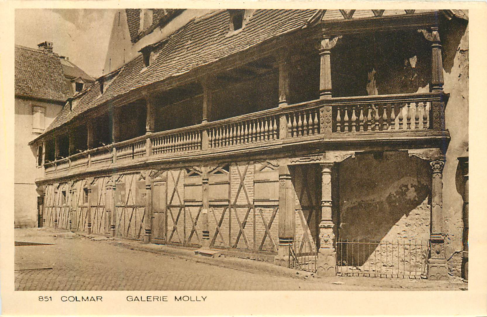 CPA 851 colmar galerie molly