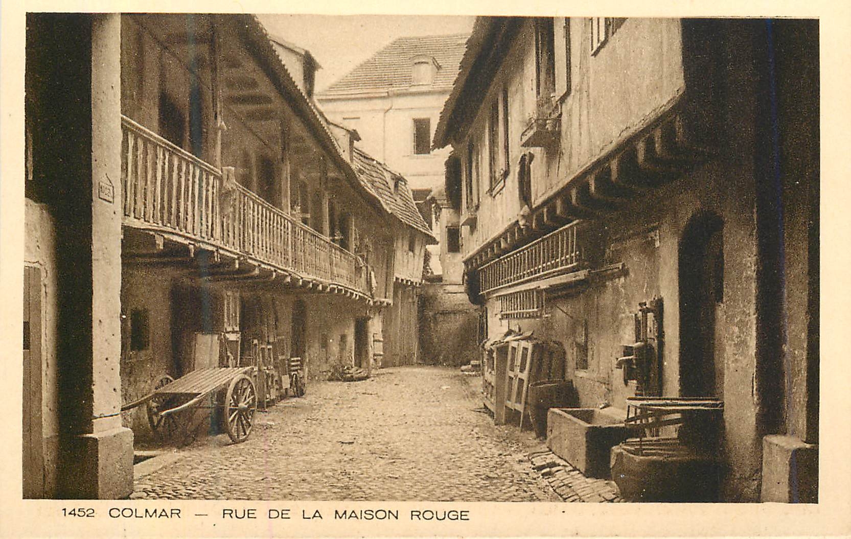 CPA 1452 colmar rue de la maison rouge