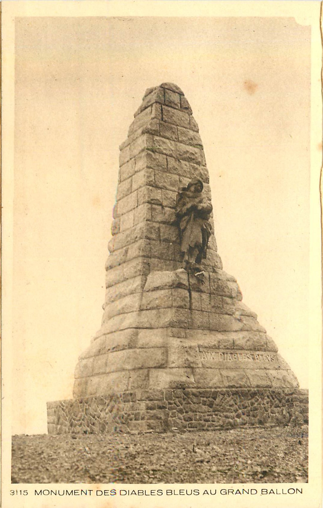 CPA 3115 monument des diables bleus au grand ballon Militaria