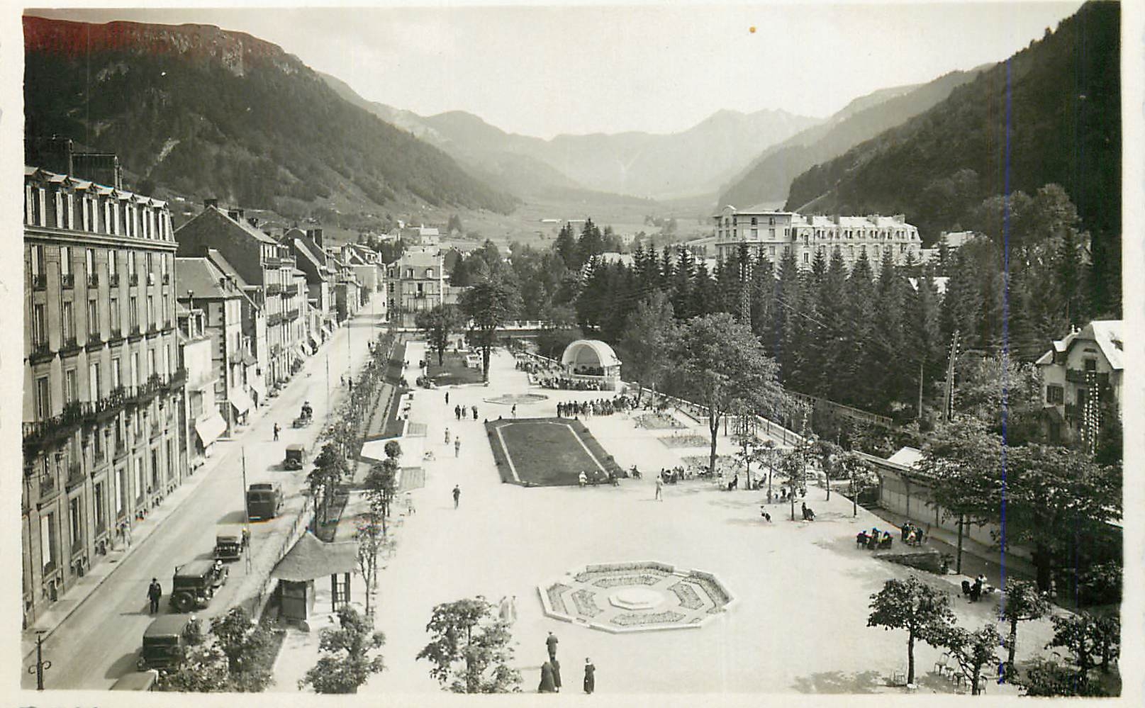 Place du Château — vue panoramique — sans éditeur ni numéro de série visible - Recto