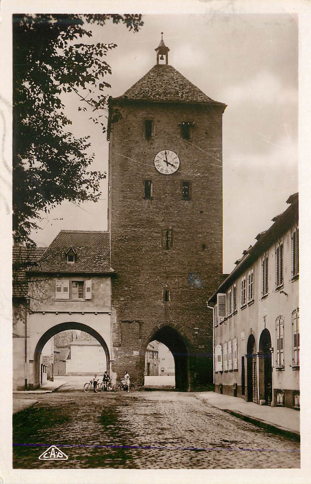CPM 61 haguenau la porte des chevaliers