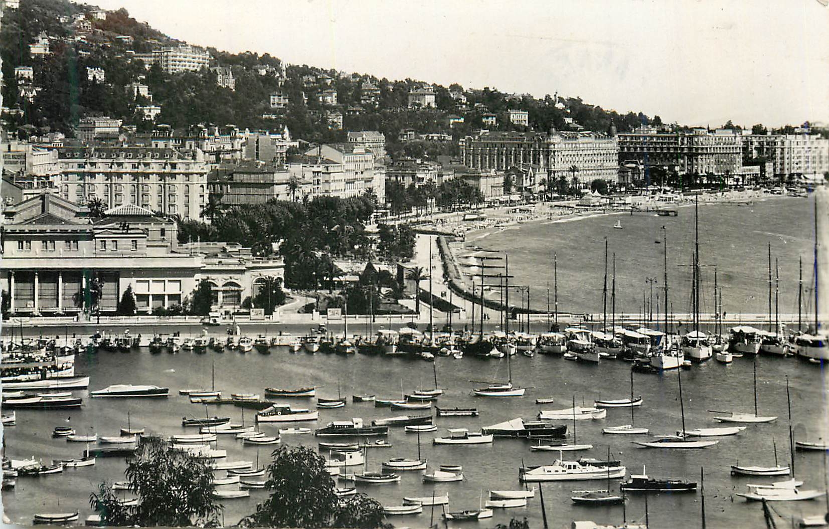 Cannes — Vue sur le Port, le Casino et les Grands Hôtels — Éditions RELL — Réproduction Interdite