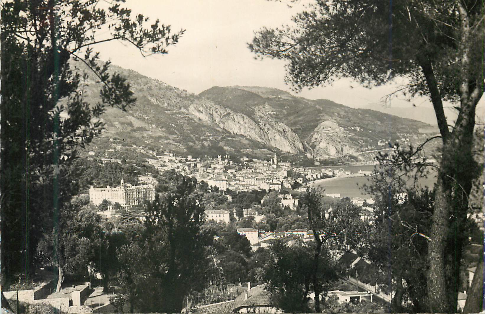 CPM La cote d azur 904 menton vue prise de carnoles