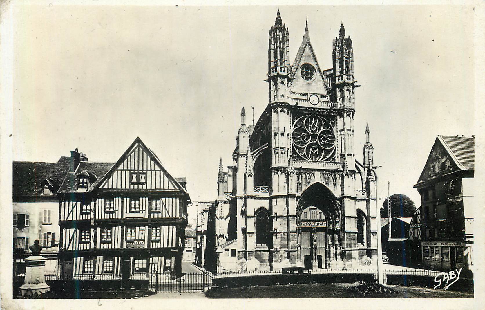CPM 11 vernon (eure) la cathedrale (xii et xiv s) vitraux renaissance dojon