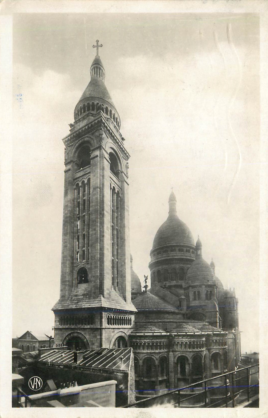 CPM 9 paris basilique du sacre coeur de montmartre le campanile et porte ouest