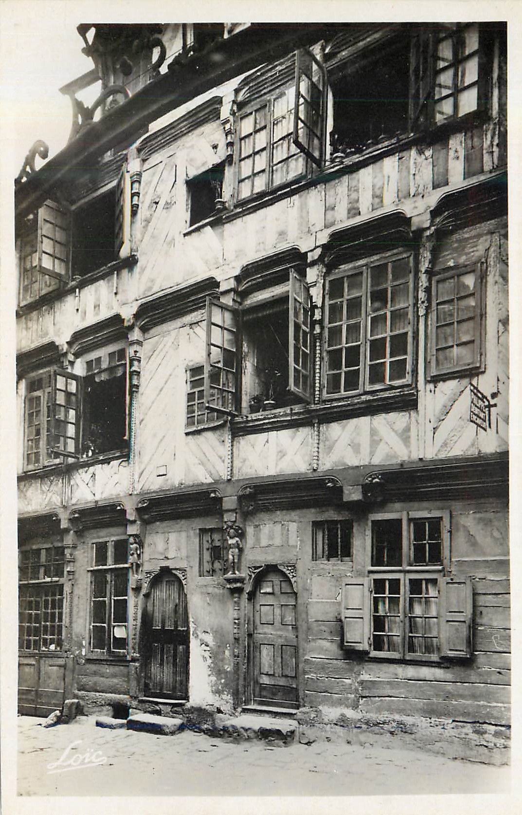 Rennes - Ehemaliges Haus der Kapläne der Kathedrale genannt Du Guesclin (16. Jahrhundert) — Laurent-Nel