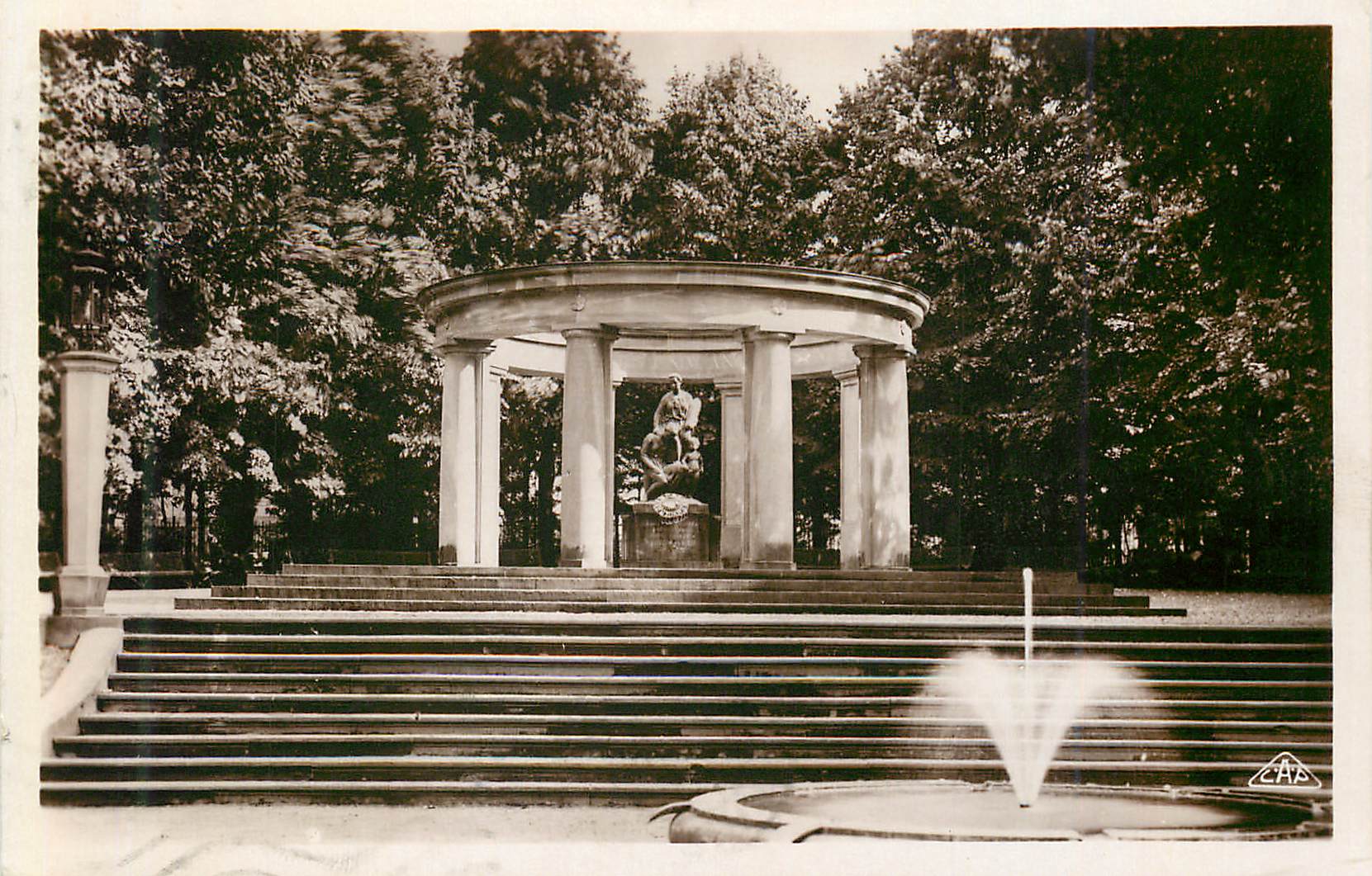 Haguenau — Monument aux Morts — éditeur C.A.P. n°59