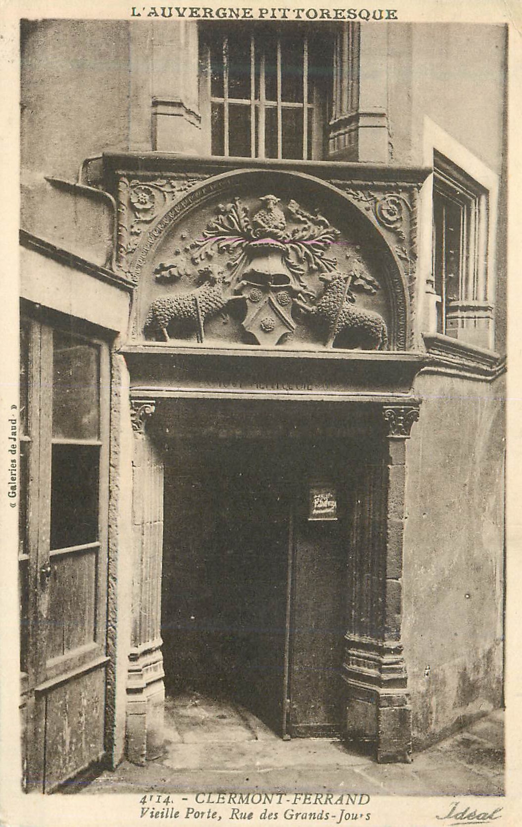 CPA L auvergne pittoresque 4114 clermont ferrand vieille porte rue des grands jours