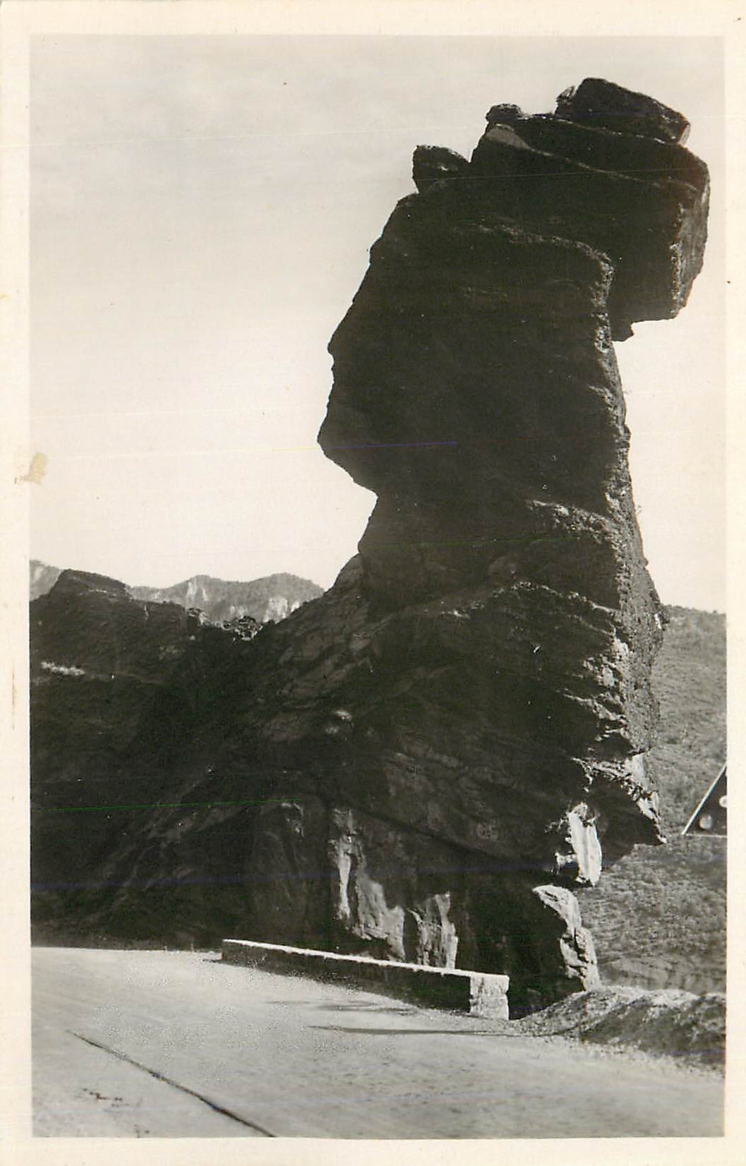 CPM 165 tete de femme gardienne des gorges de daluis