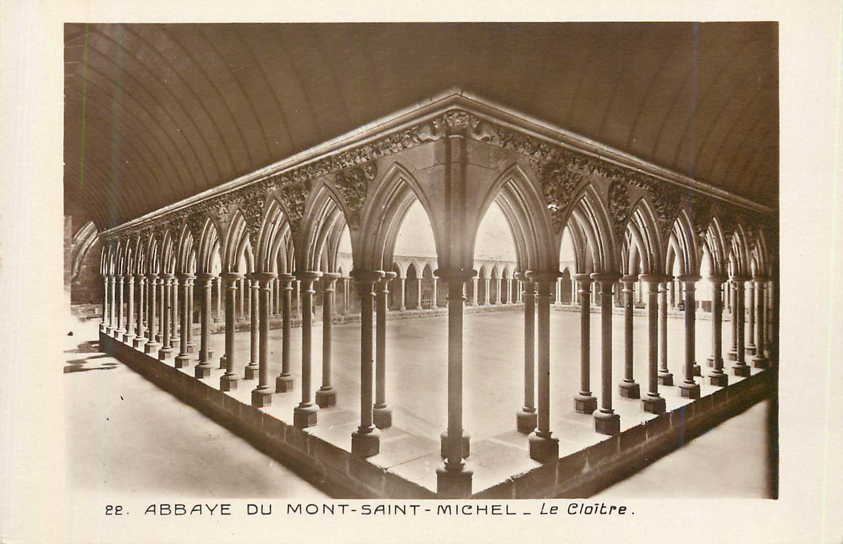 CPA 22 abbaye du mont saint michel  le cloitre