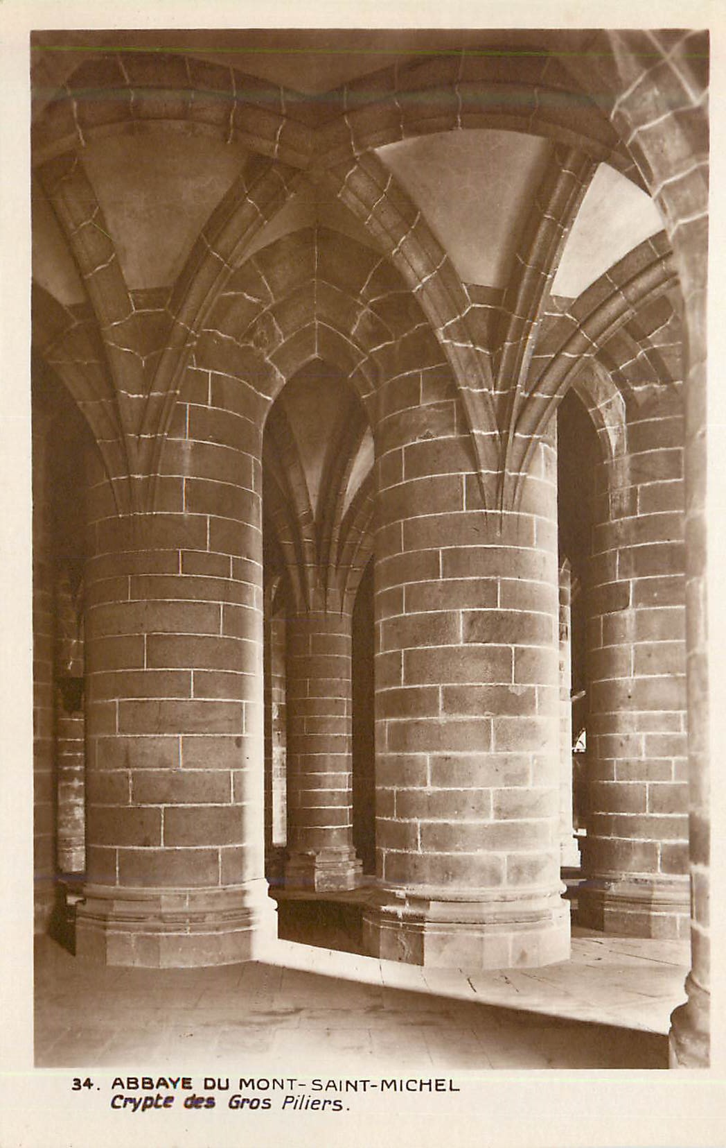 Crypte des Gros Piliers — Abbaye du Mont-Saint-Michel — Édition des Monuments Historiques