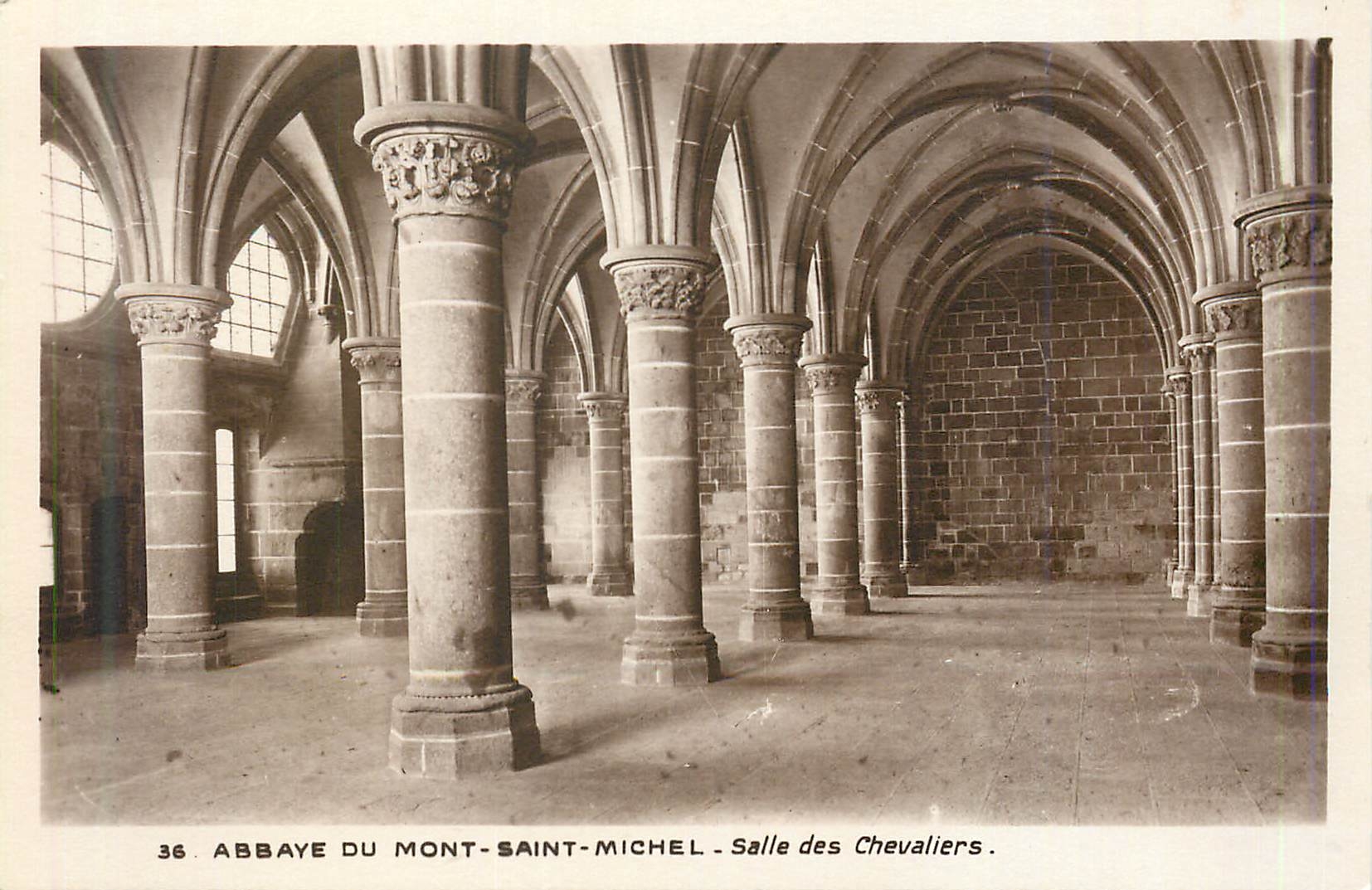 Abbaye du Mont-Saint-Michel — Salle des Chevaliers — Édition des Grandes Monuments Historiques