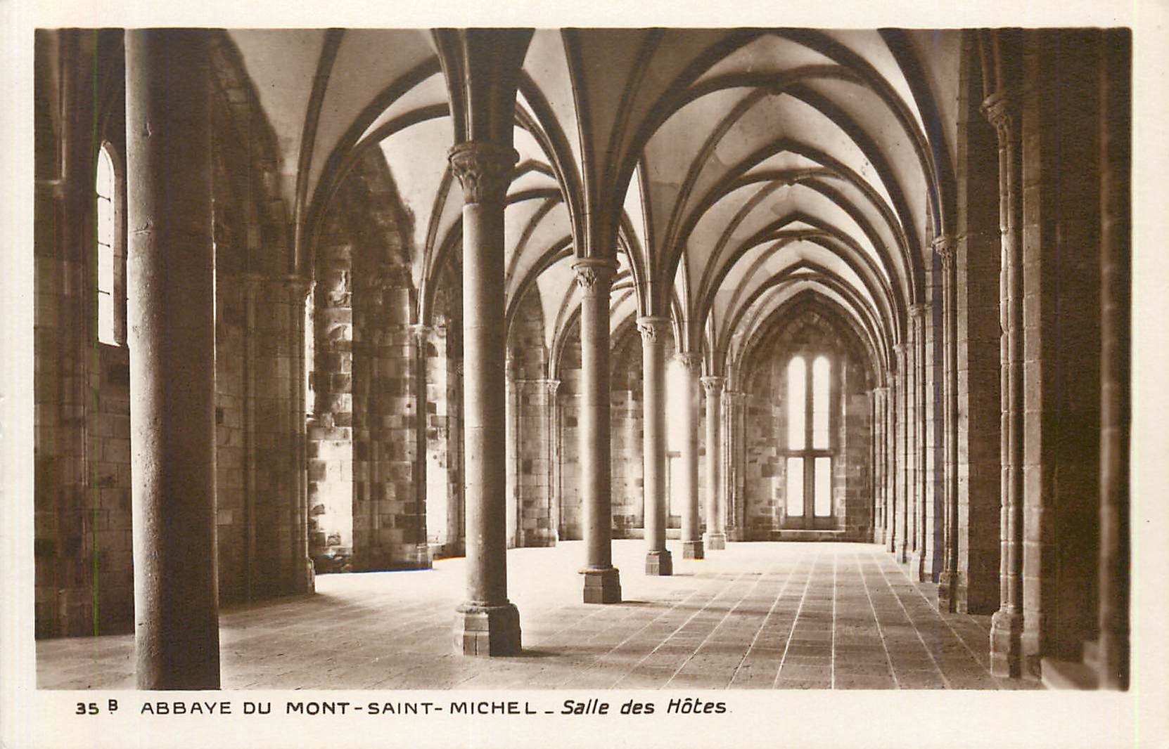 CPA 35b abbaye du mont saint michel salle des hotes