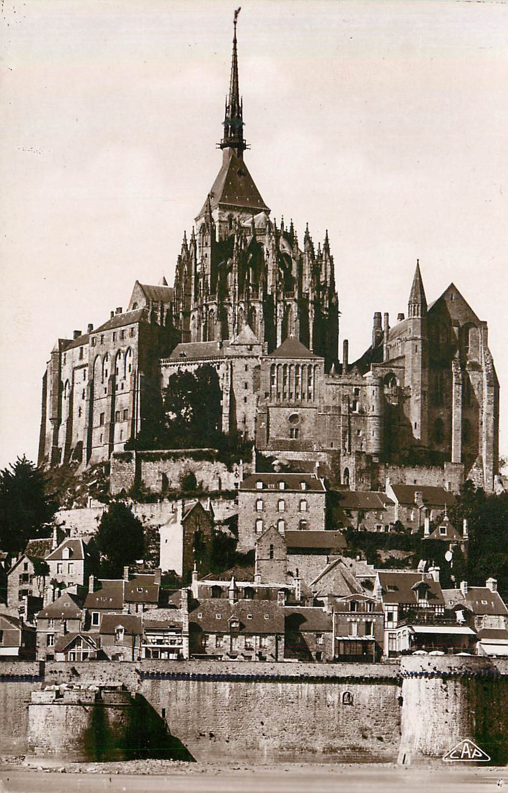 CPM 22 mont st michel l abbaye l abside de la basilique