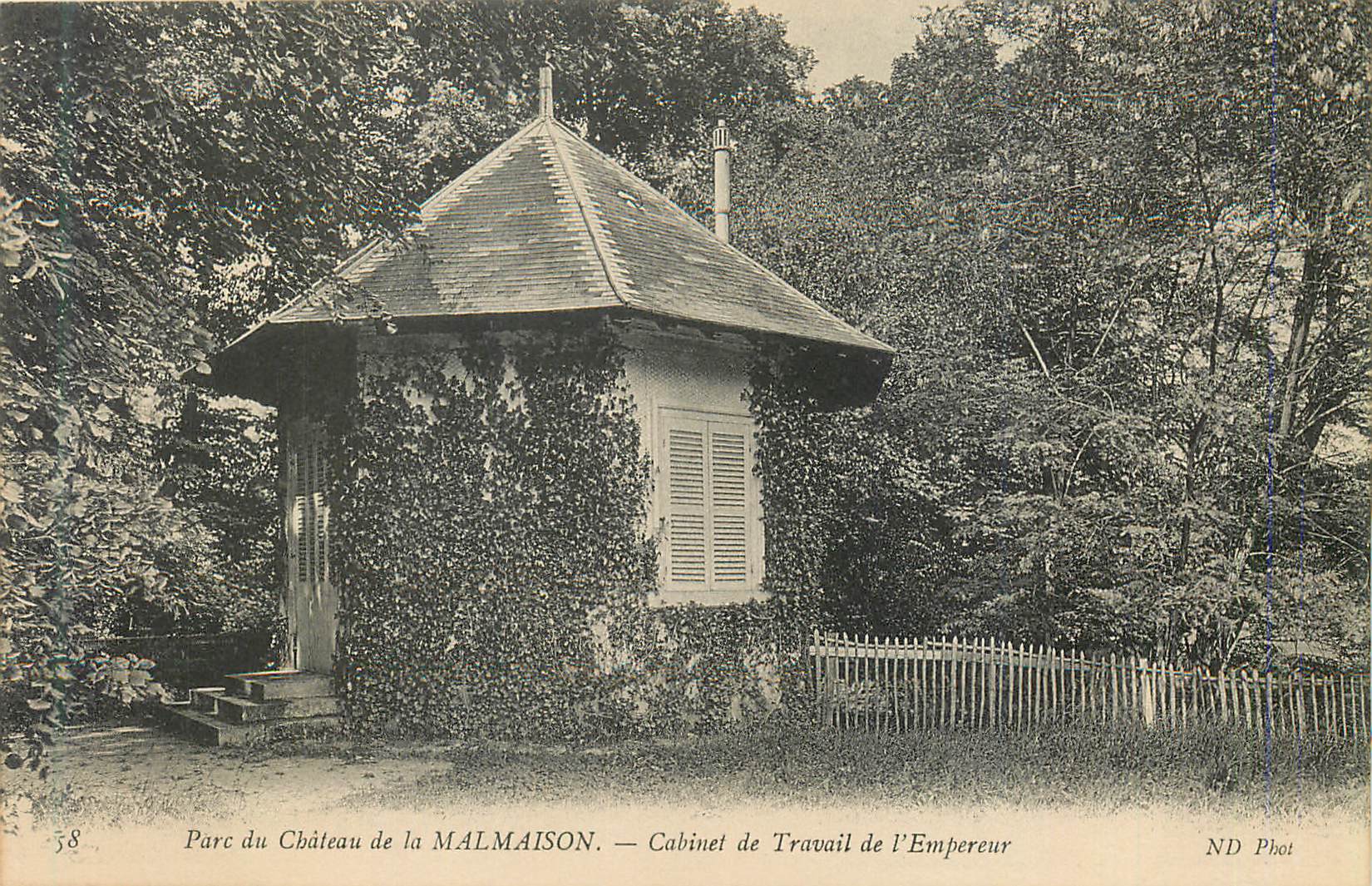 CPA 58 parc du chateau de la malmaison cabinet de travail de l empereur