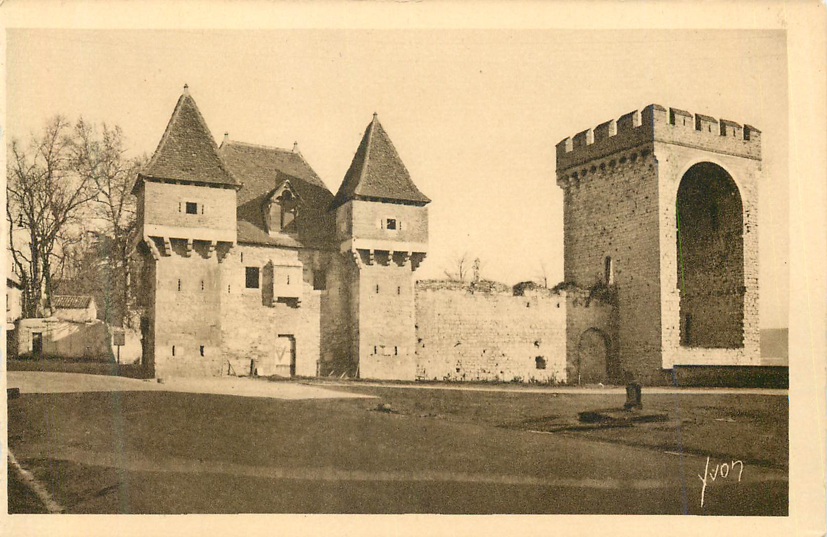 Cahors (Lot) — La Barbacane (XVe siècle) et la Tour des Pendus — Éditions d'Art YVON