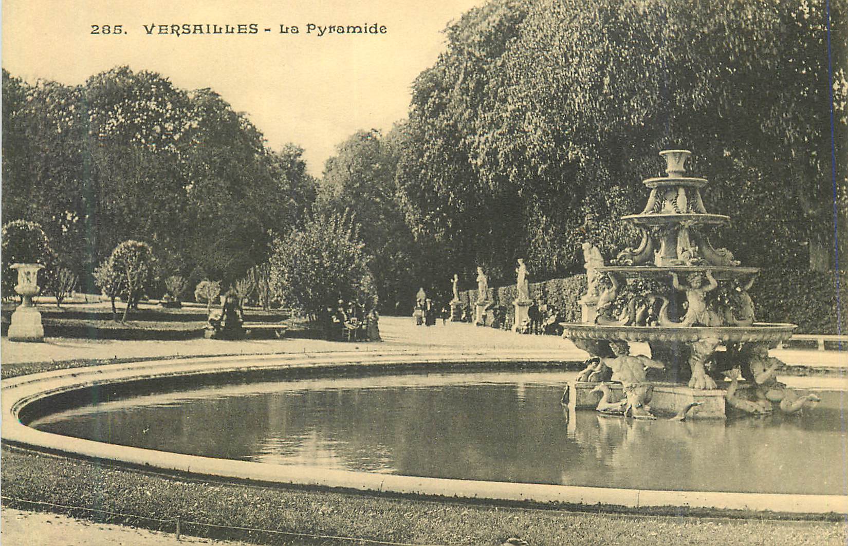 CPA 285 versailles la pyramide