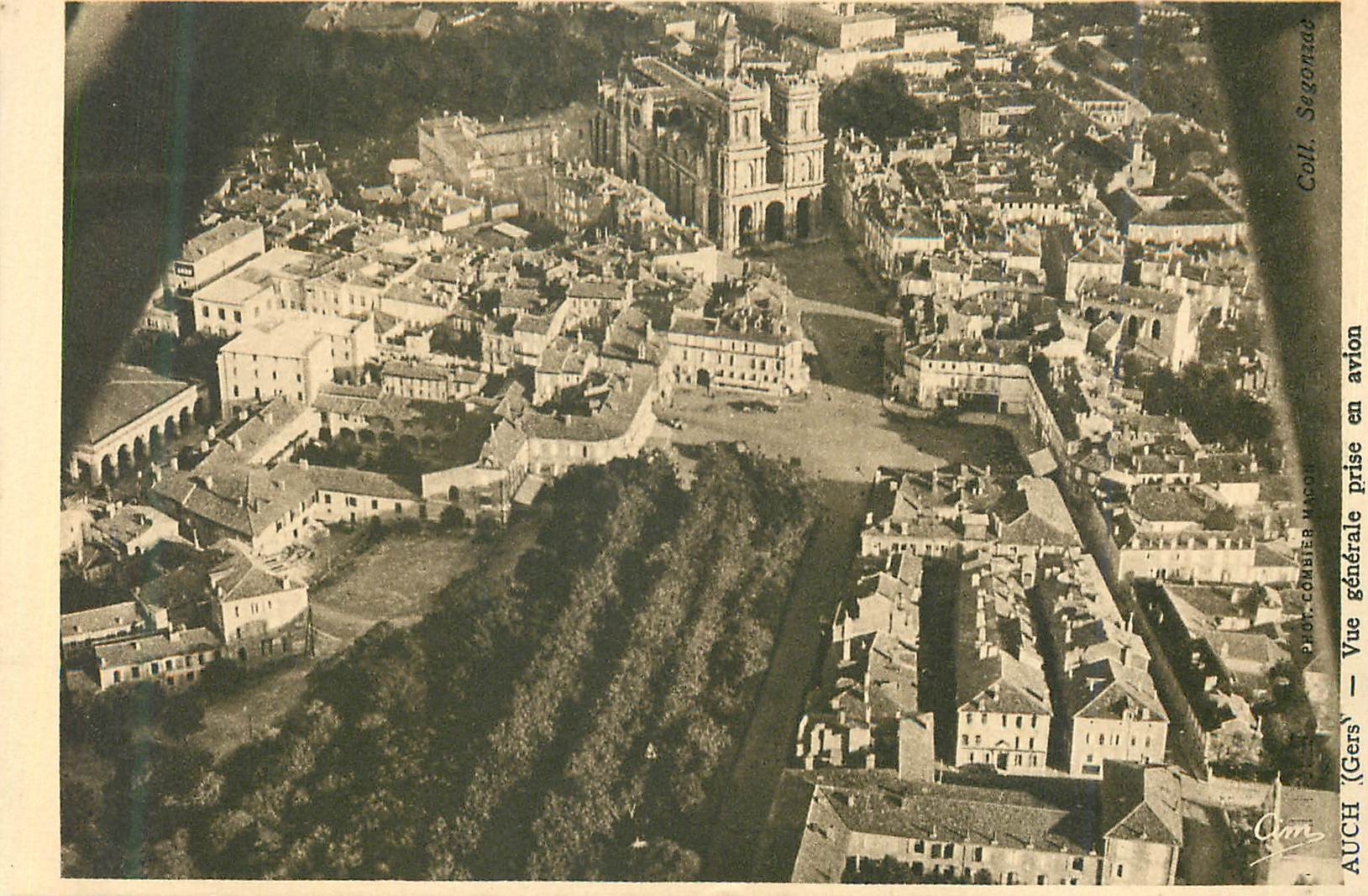 Auch (Gers) — Vue générale prise en avion — phot. COMBET