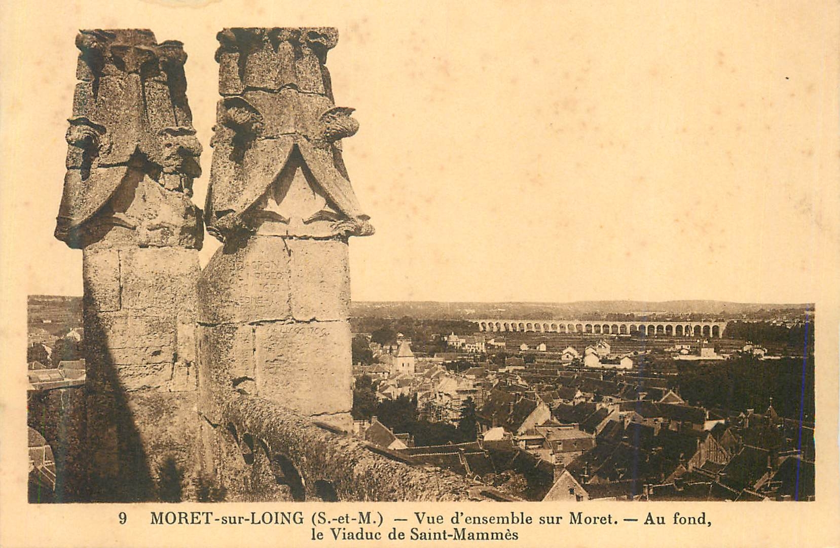 CPA 9 moret sur loing (s et m) vue d ensemble sur moret au fond le viaduc de saint mammes