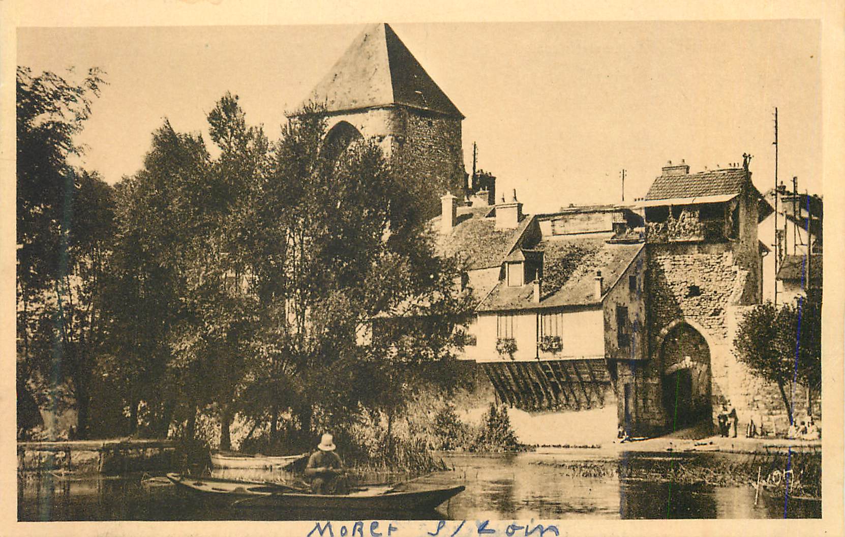 CPA 12 moret (seine et marne) la poterne et la maison sauve vues de la rive droite du loing