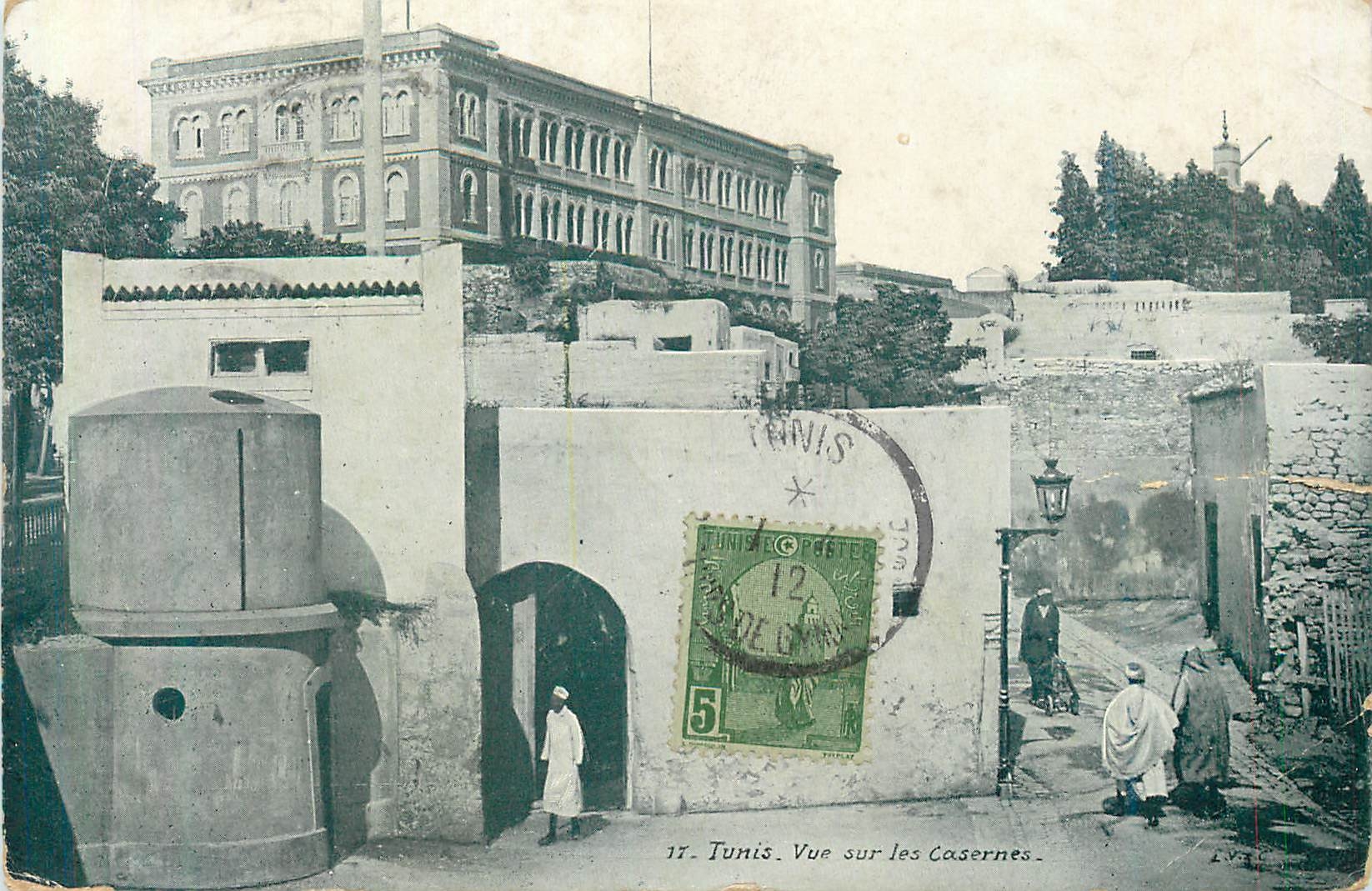 CPA 11 tunis vue sur les casernes