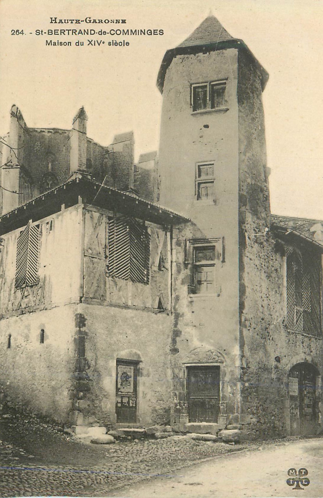 St-Bertrand-de-Comminges — Maison du XIVe siècle — MT