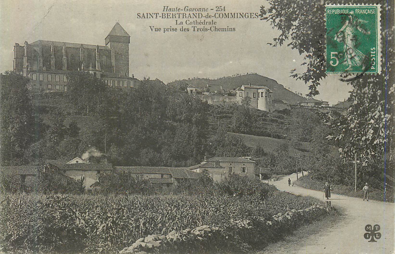 Saint-Bertrand-de-Comminges — La Cathédrale — Vue prise des Trois-Chemins — éditeur M.P. n°254