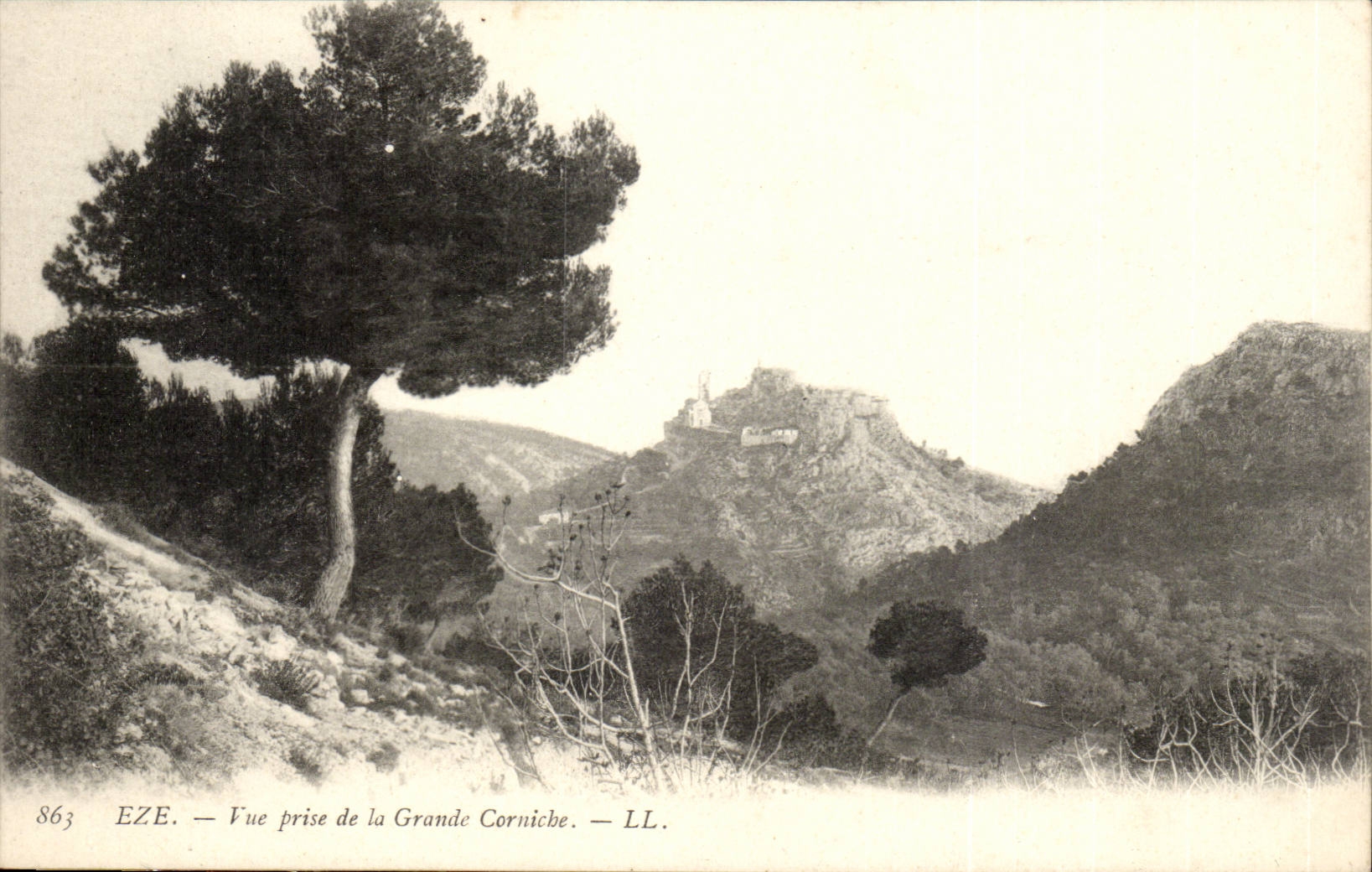 Village D'Eze - VUe prise de la Grande Corniche - CPA 