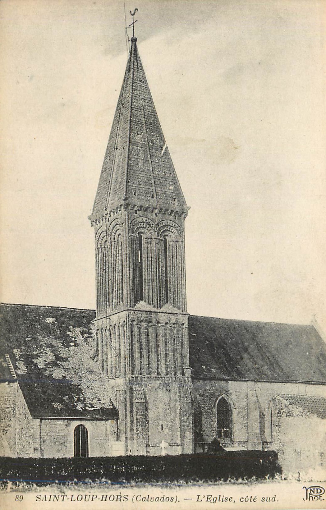 Saint-Loup-Hors (Calvados) — L'Église, côté sud.