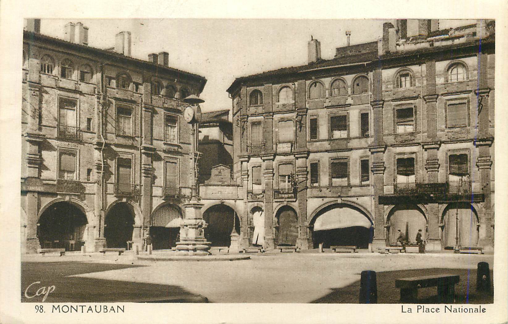 Montauban — La Place Nationale — Cap, n°98