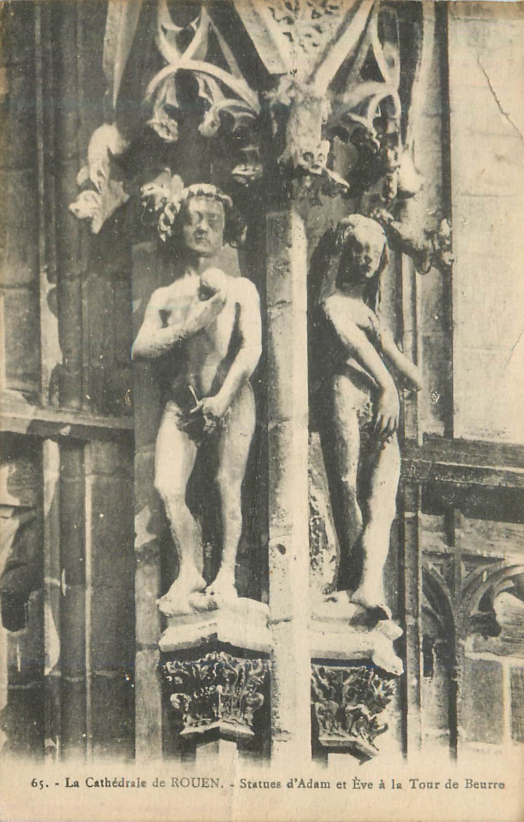 CPA La Cathedrale de Rouen Statues d Adam et Eve a la Tour de Beurre 