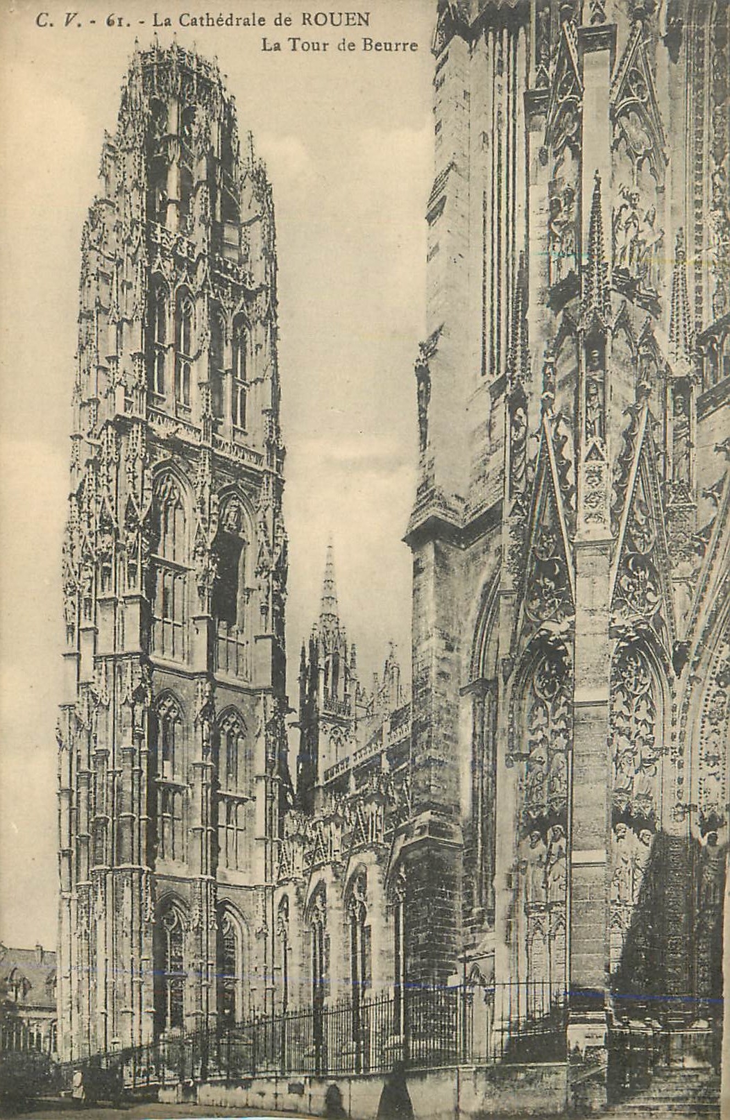 CPA La Cathedrale de Rouen La Tour de Beurre 