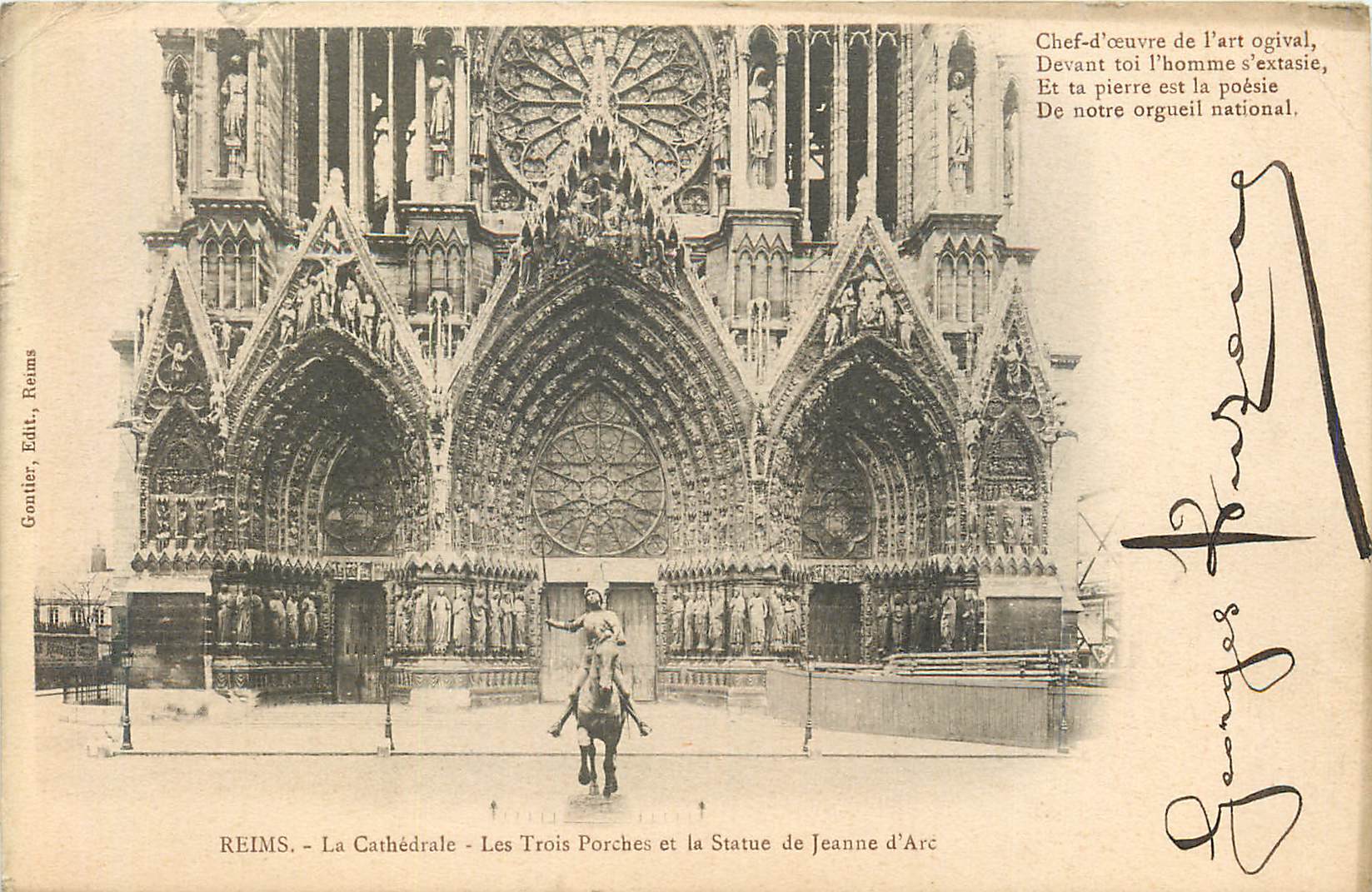 CPA Reims La Cathedrale Les Trois Porches et la Statue de Jeanne d Arc 