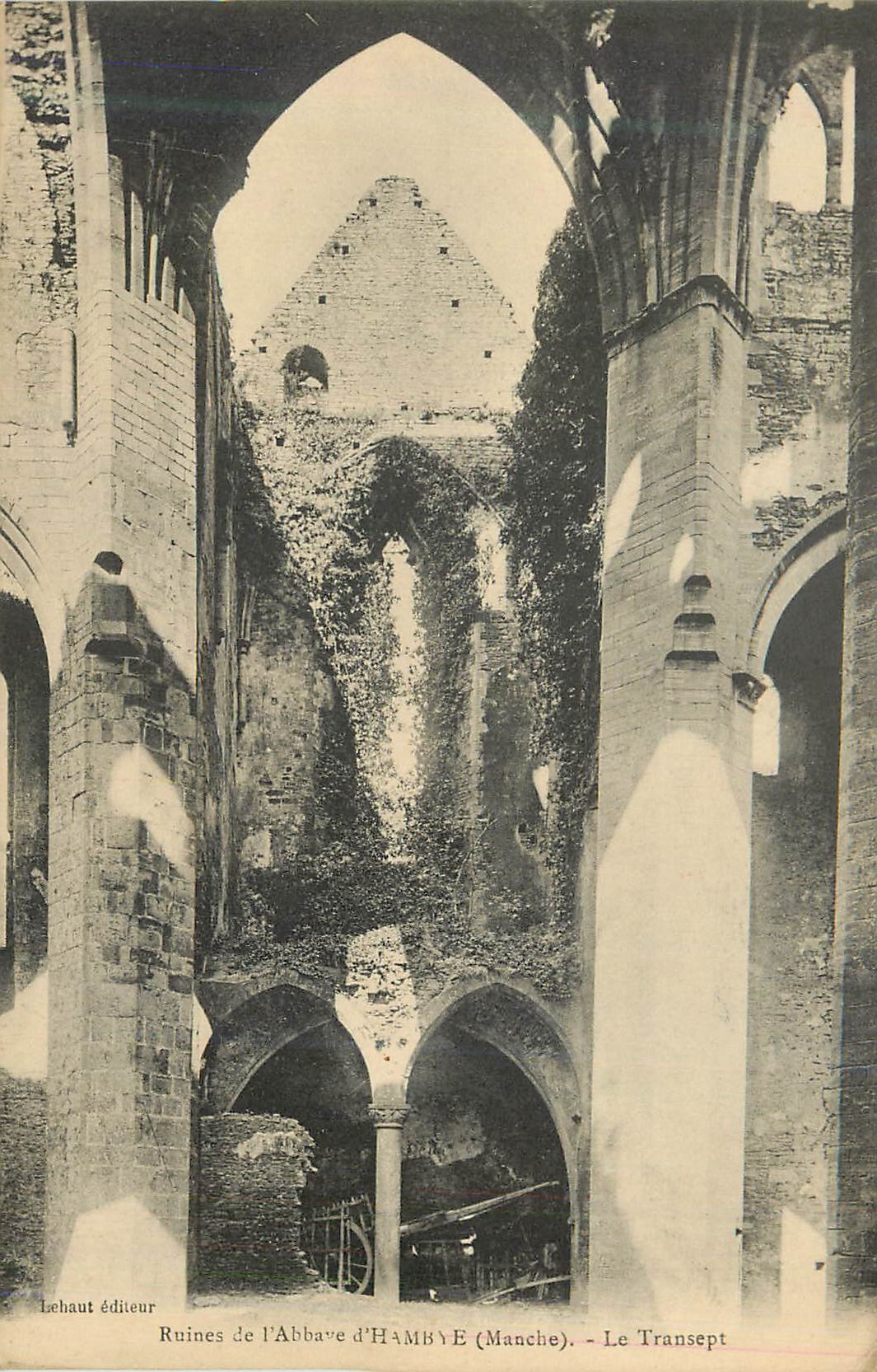 CPA Ruines de l Abbaye d Hamby Manche Le Transept 