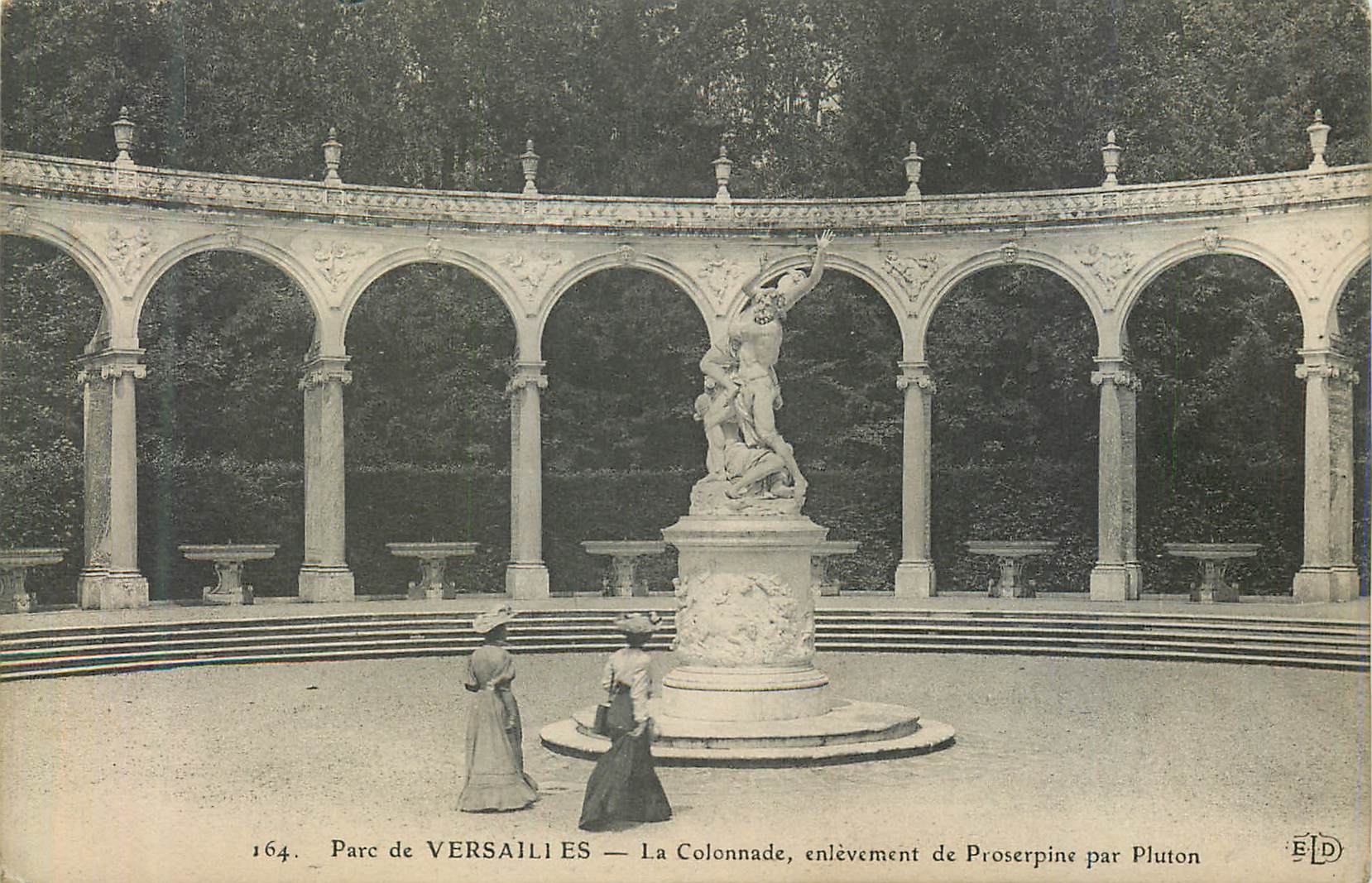 CPA Parc de Versailles La Colonnade enlevement de Proserpine par Pluton 