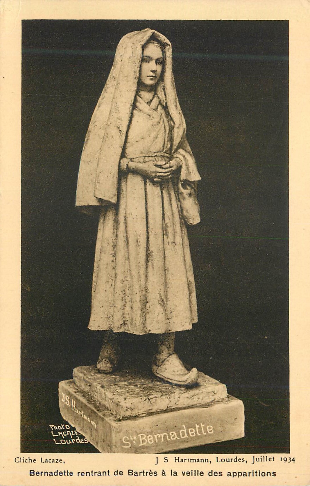 CPA Bernadette rentrant de Bartres a la veille des apparitions 