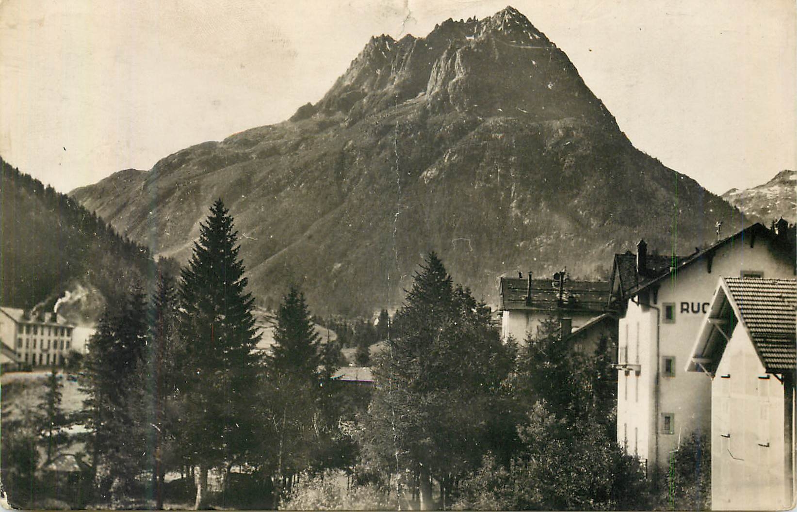 Vallorcine — Vue sur les Aiguilles Rouges — Édition CLARÉT, Chalet Vallorcine