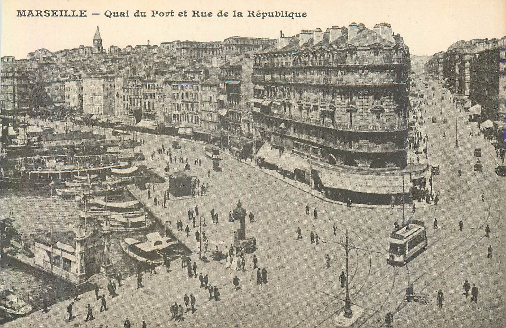 CPA Marseille Quai du Port et Rue de la Republique Tramway Bateau