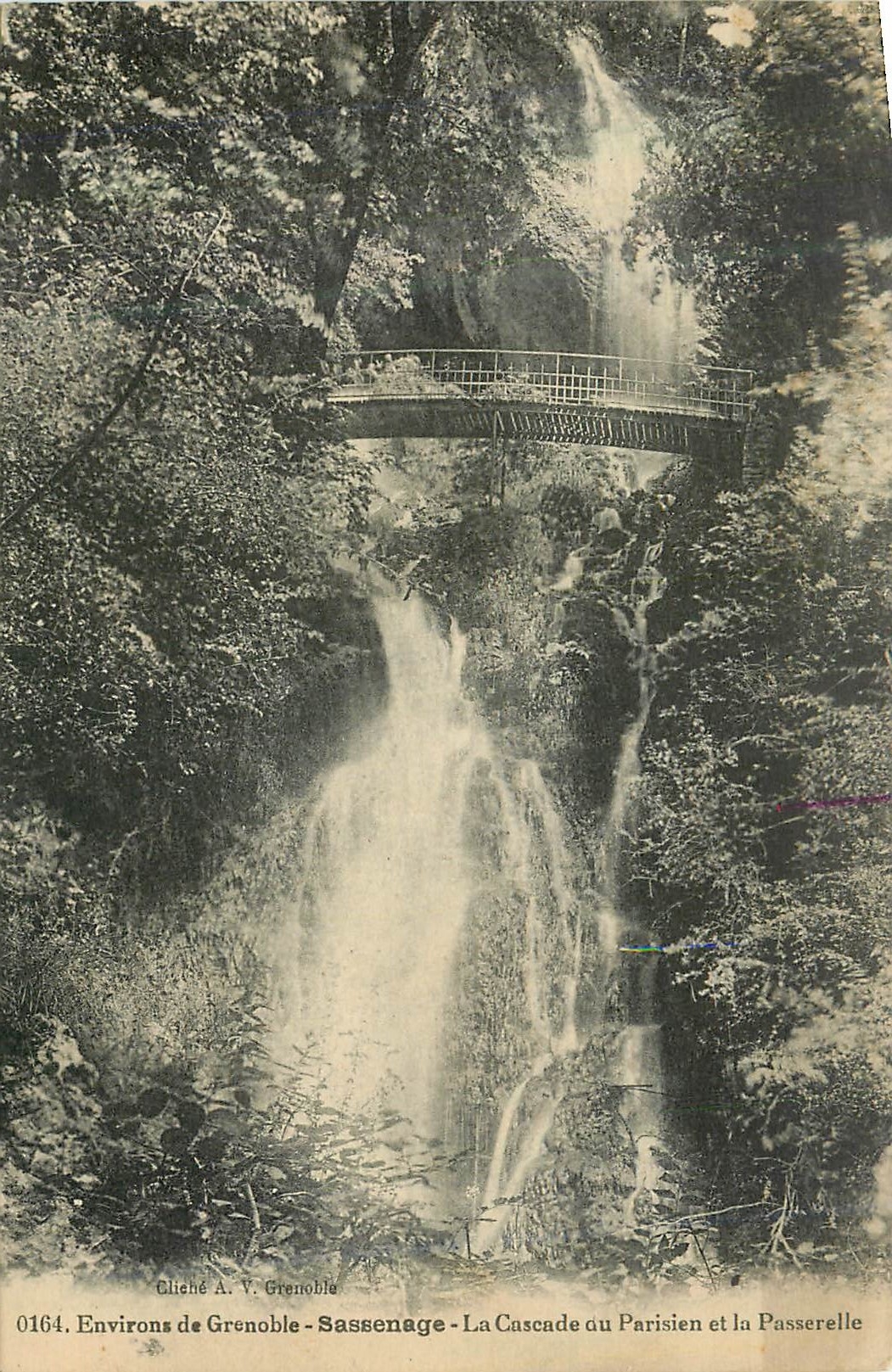 Environ de Grenoble - Sassenage - La Cascade du Parisien et la Passerelle