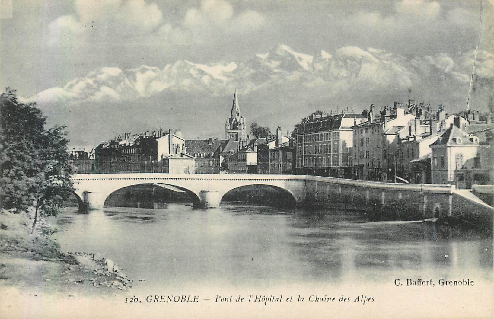 CPA Grenoble Pont de l Hopital et la Chaine des Alpes 