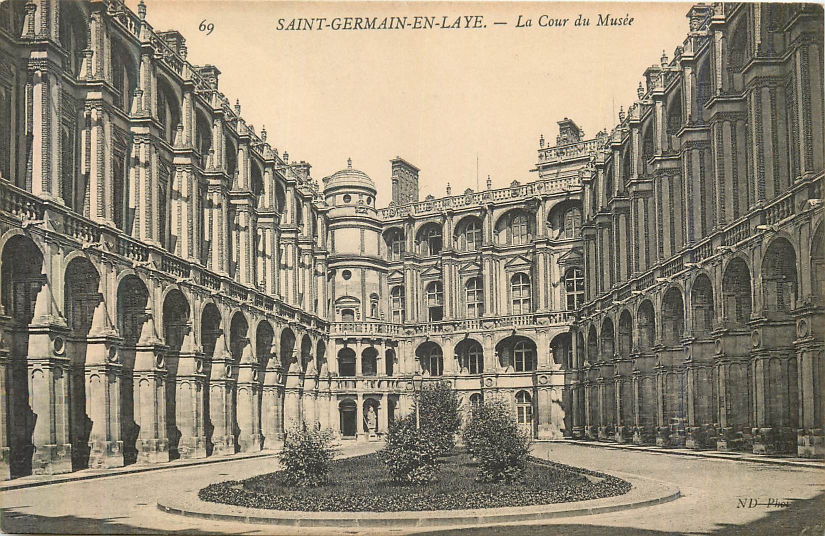 Saint-Germain-en-Laye — La Cour du Musée — ND-Phot, n°69