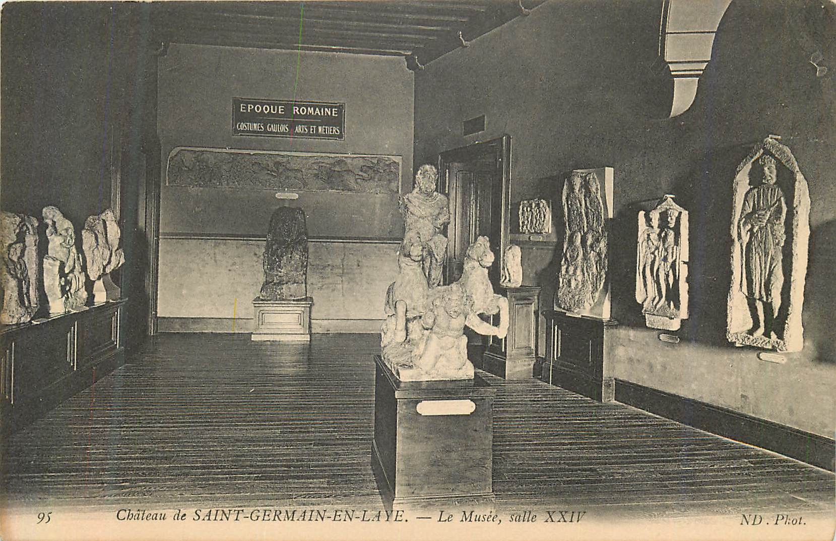 Château de SAINT-GERMAIN-EN-LAYE — Le Musée, salle XXIV — Époque Romaine, Costumes Gaulois et Arts des Décorations