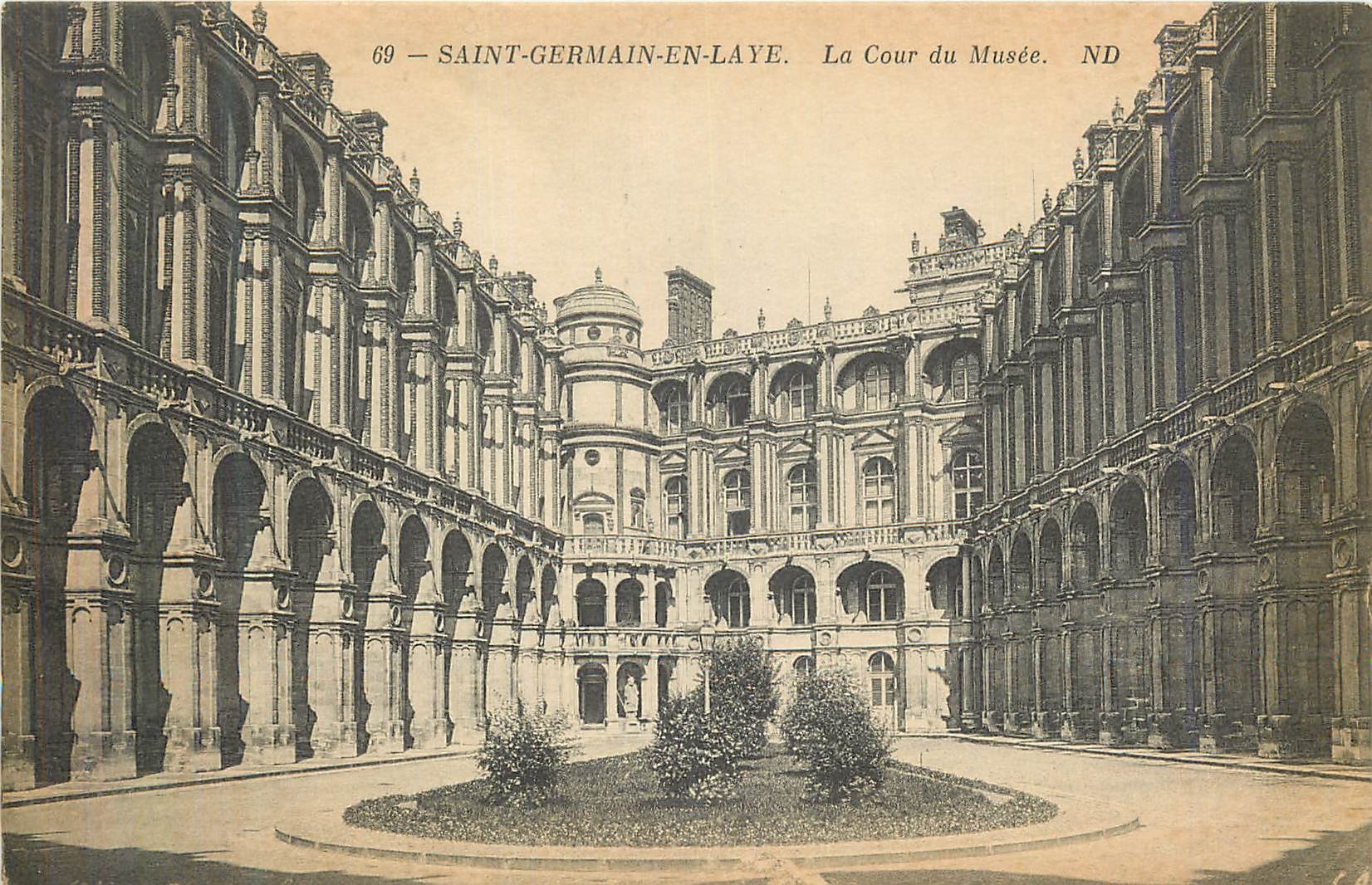 Saint-Germain-en-Laye — La Cour du Musée — ND