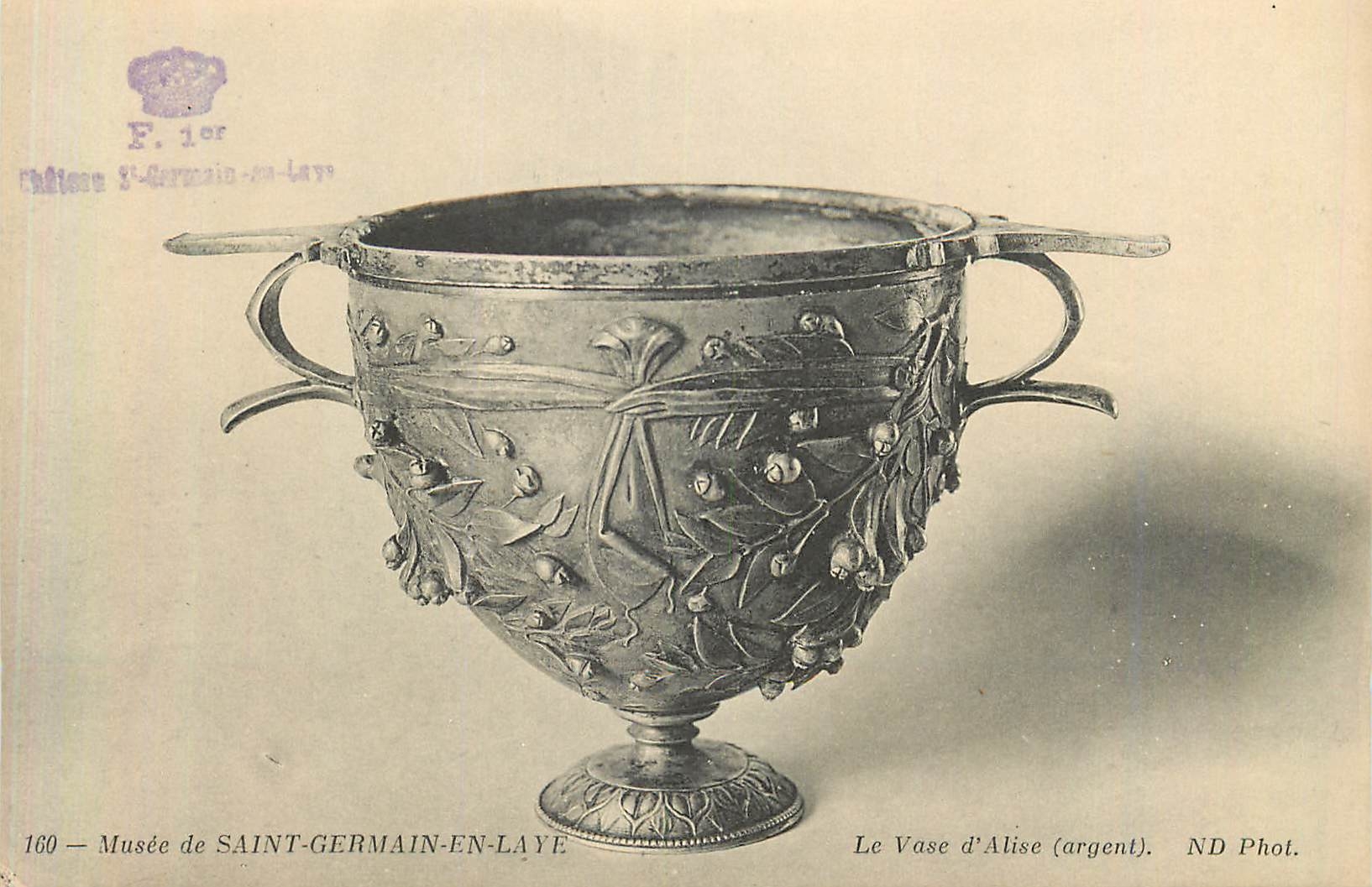 CPA Musee de Saint Germain en Laye Le Vase d Alise argent 