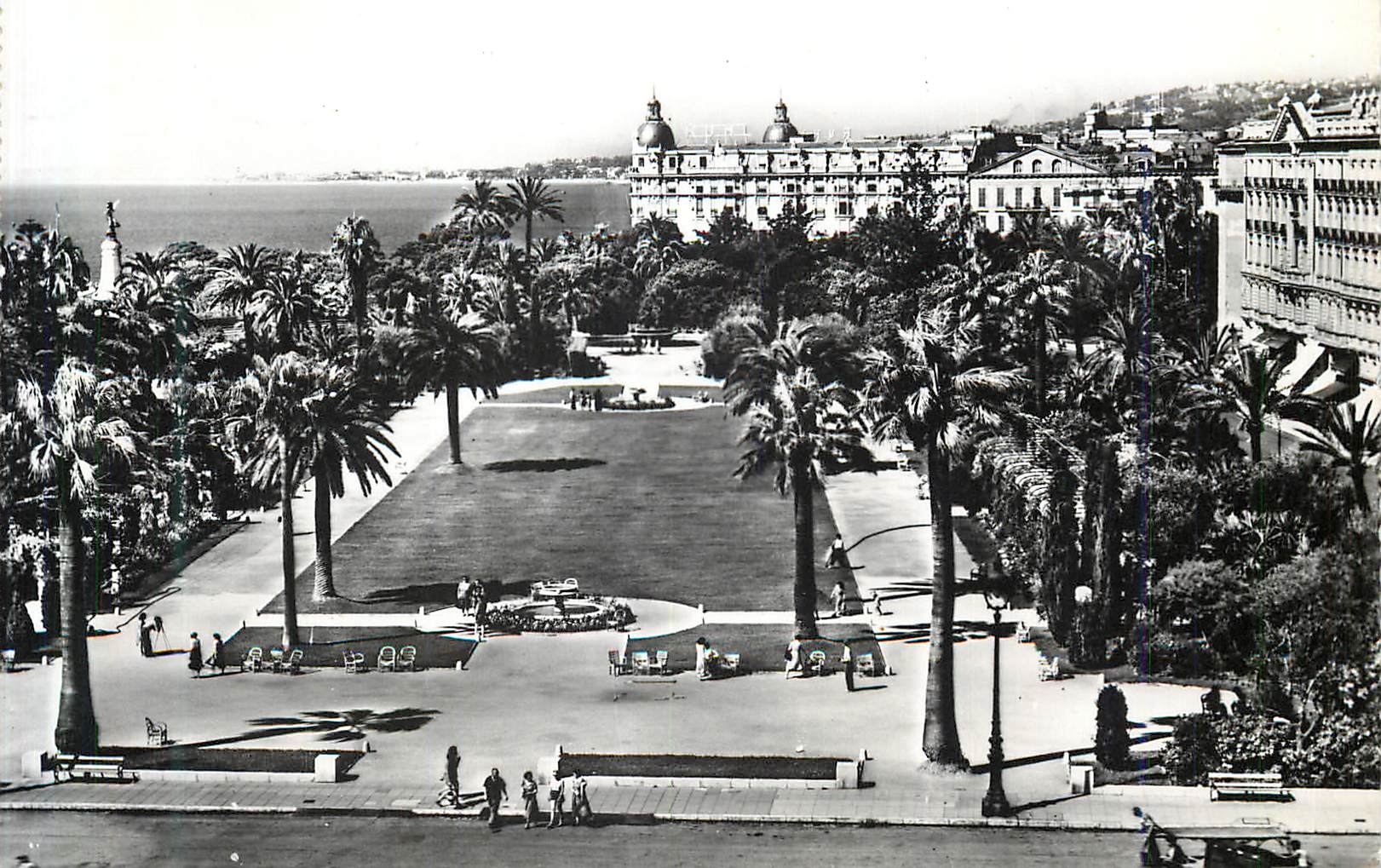 CPM Nice Les Jardins Albert Les Hotels Plaza et Ruhl 